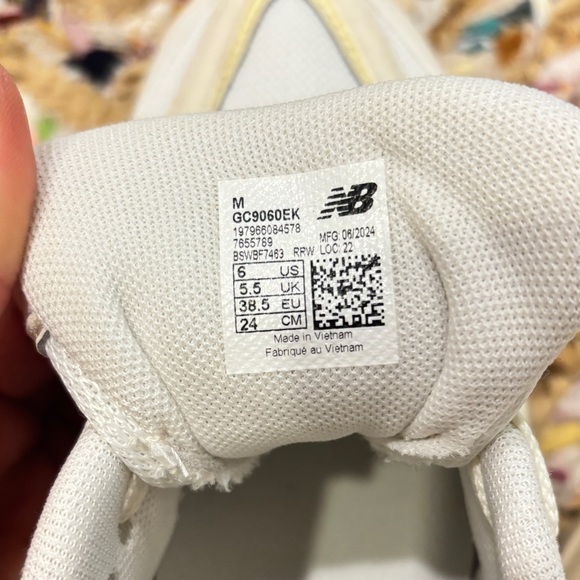 New Balance Women's Cream Sneakers - Picture 6 of 7